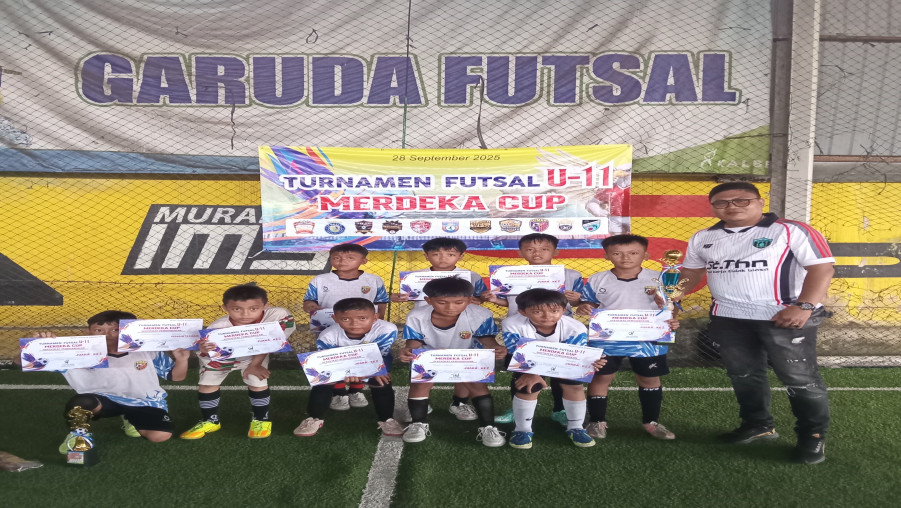 Siswa Kelas 4 MIN 2 Bandar Lampung Raih Juara 2 Turnamen Futsal U-11 Merdeka Cup