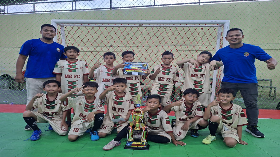 LUAR BIASA! Buktikan Prestasi Tak Kenal Libur, Tim Futsal MIN 2 Bandar Lampung Sabet Gelar Juara 2 di Ajang Salvaconut Anniversary