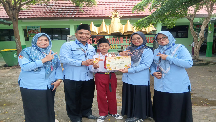 MIN 2 Bandar Lampung Torehkan Prestasi Nasional: Rafli Bilal Raih Juara di KOMSIPNAS 2025