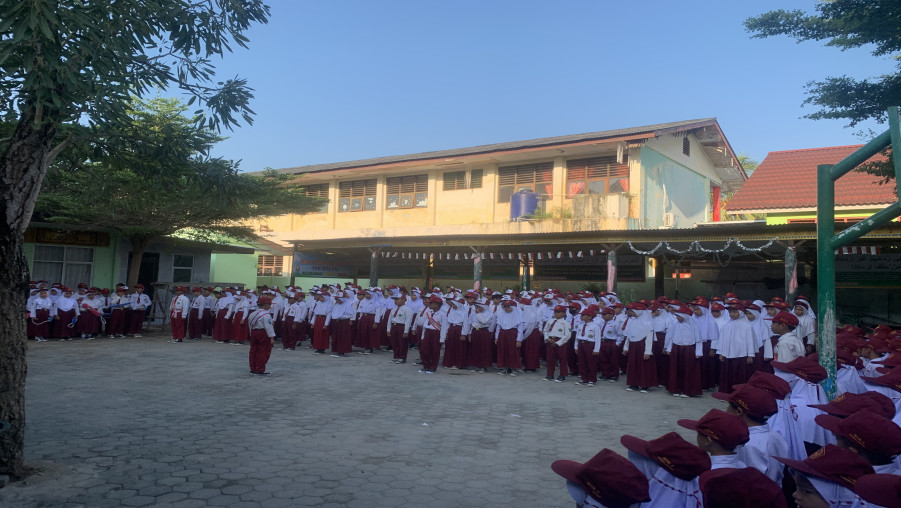Hakikat Belajar Jadi Pesan Utama Upacara Senin MIN 2 Bandar Lampung